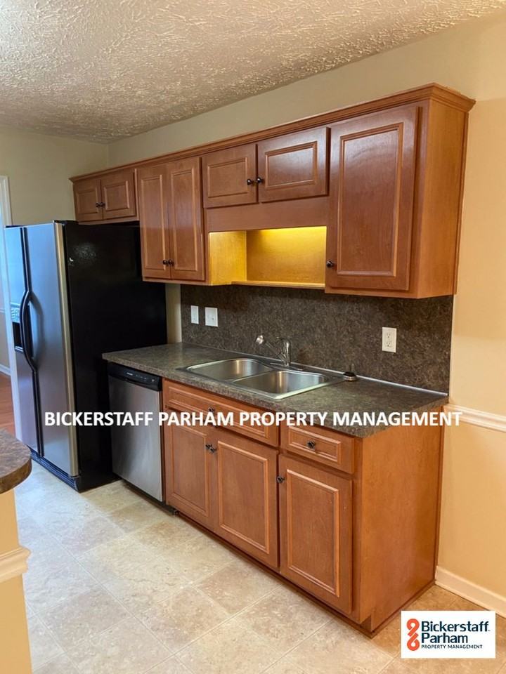 1070 Watervalley Dr - Photo 4 of 38
