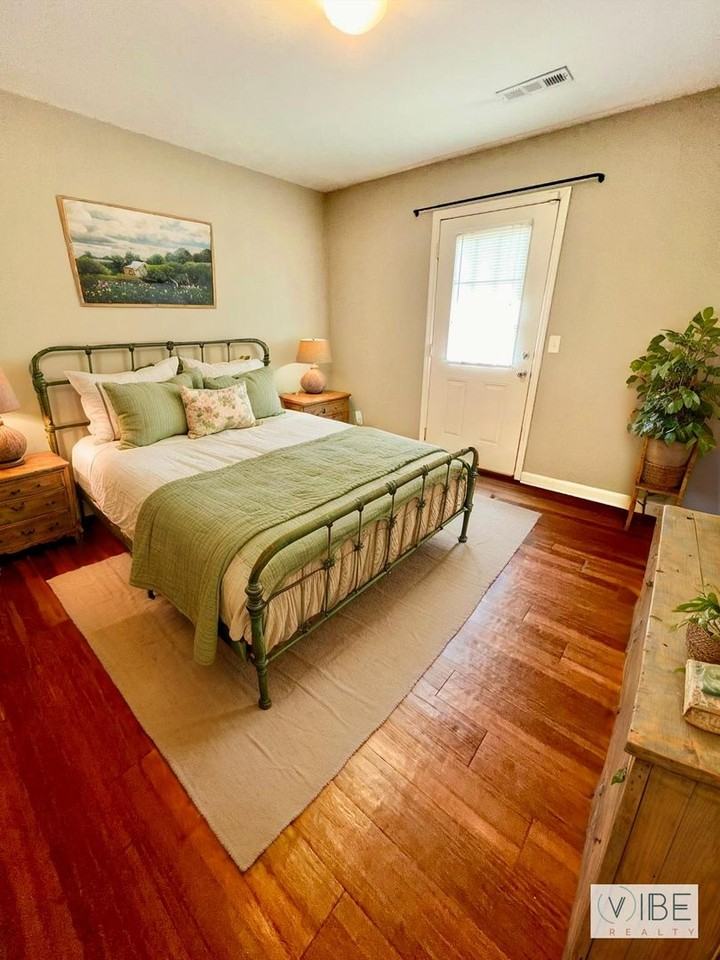 187 Briggs Ave - Photo 3 of 16