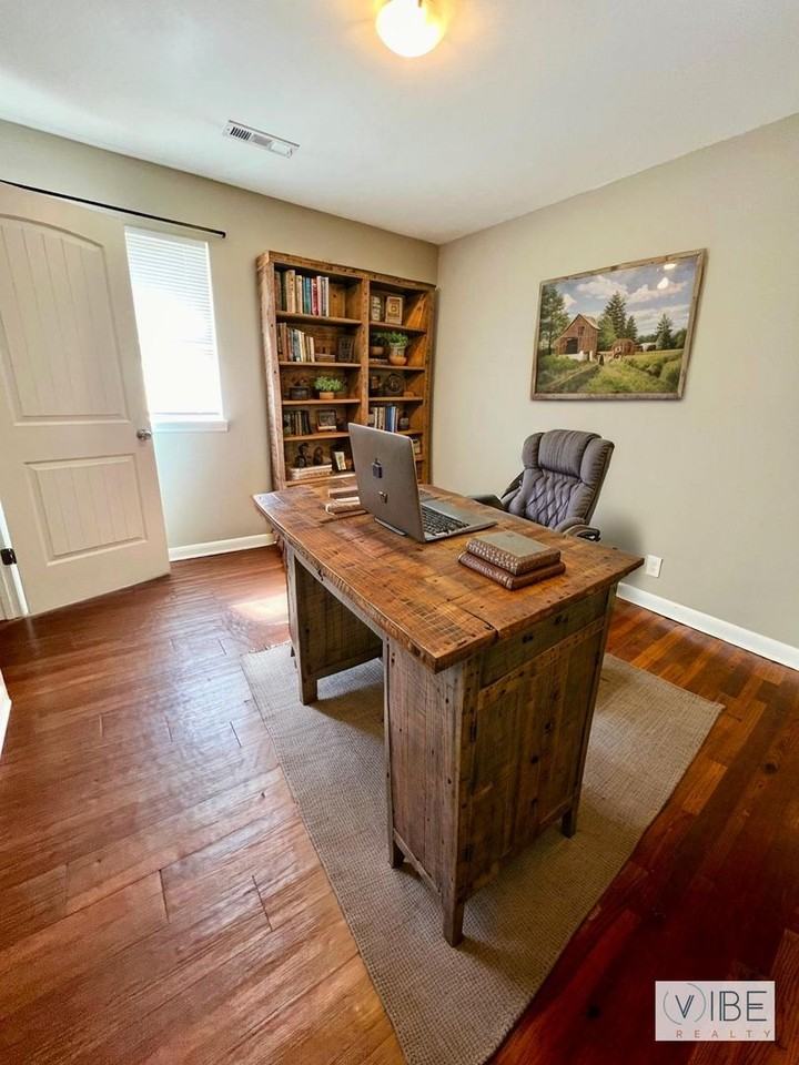 187 Briggs Ave - Photo 4 of 16