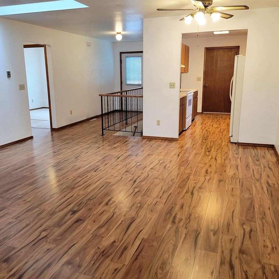1013 Wiloma Dr - Photo 3 of 11