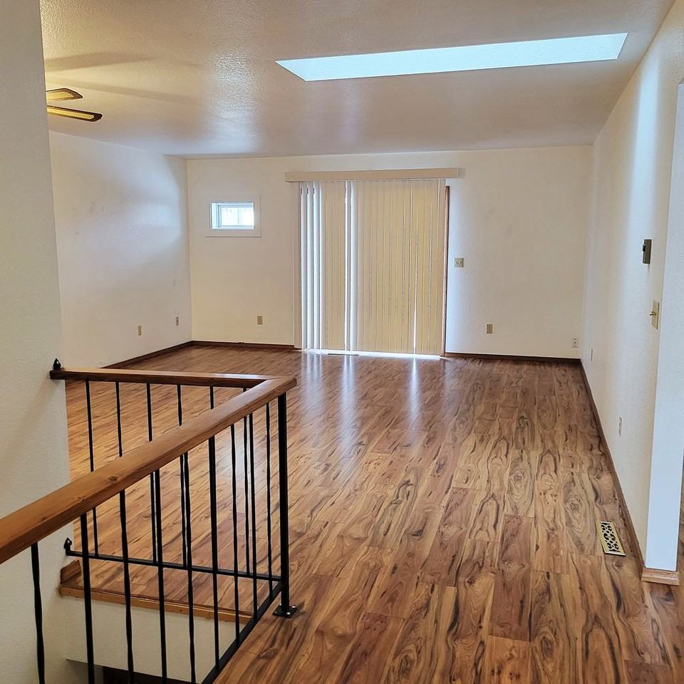 1013 Wiloma Dr - Photo 4 of 11