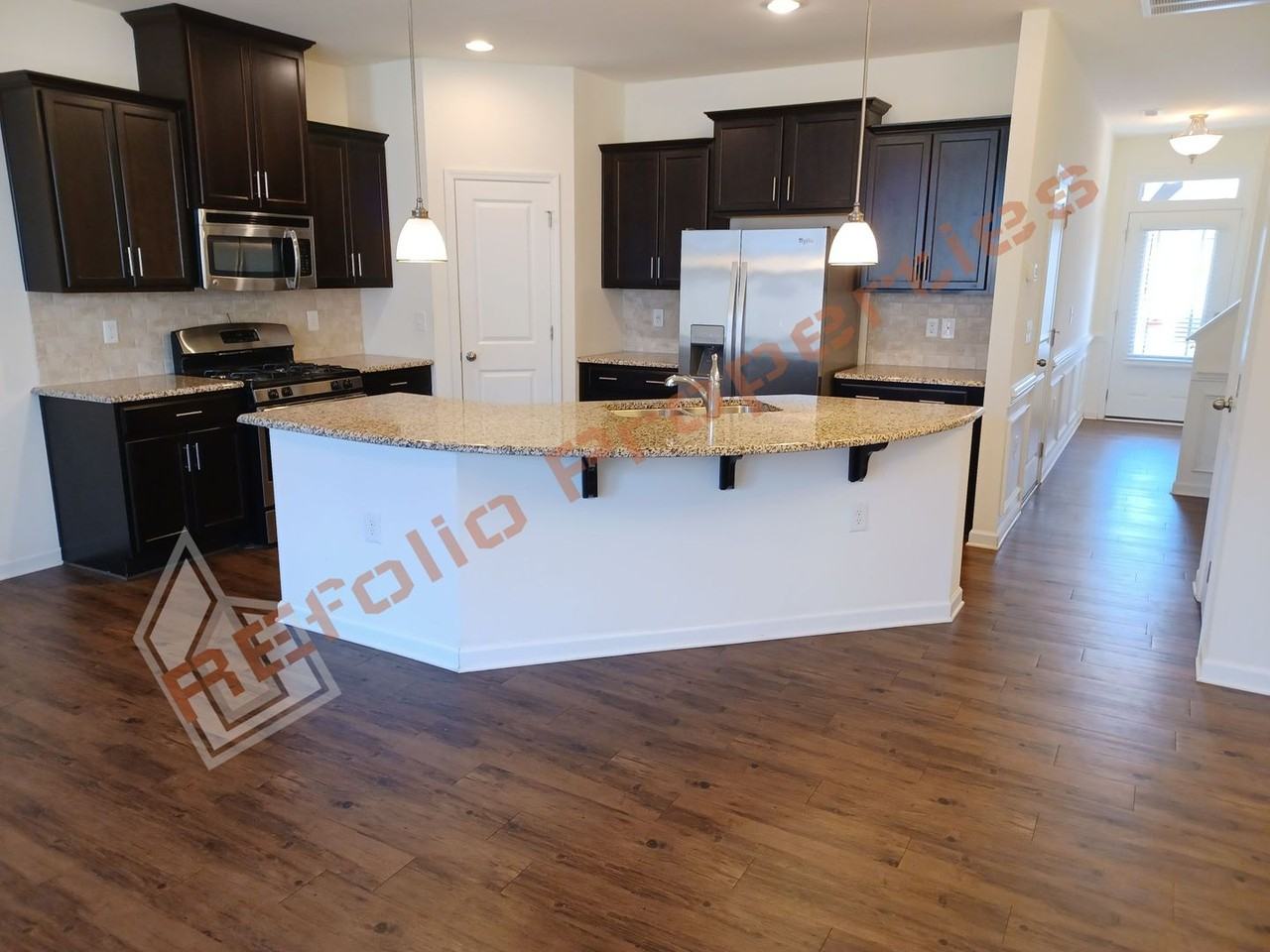 1056 Historic Cir - Photo 6 of 27