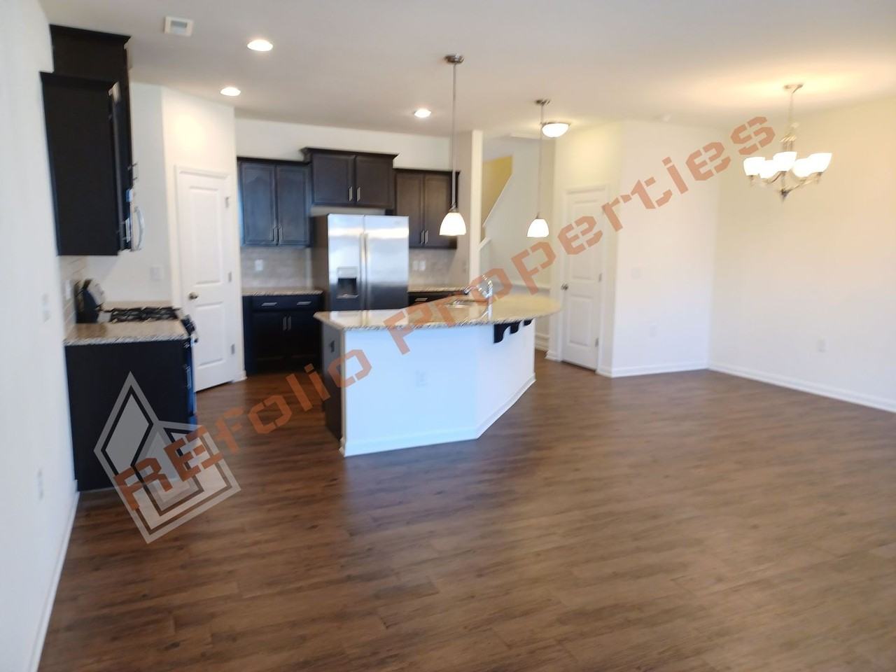 1056 Historic Cir - Photo 7 of 27