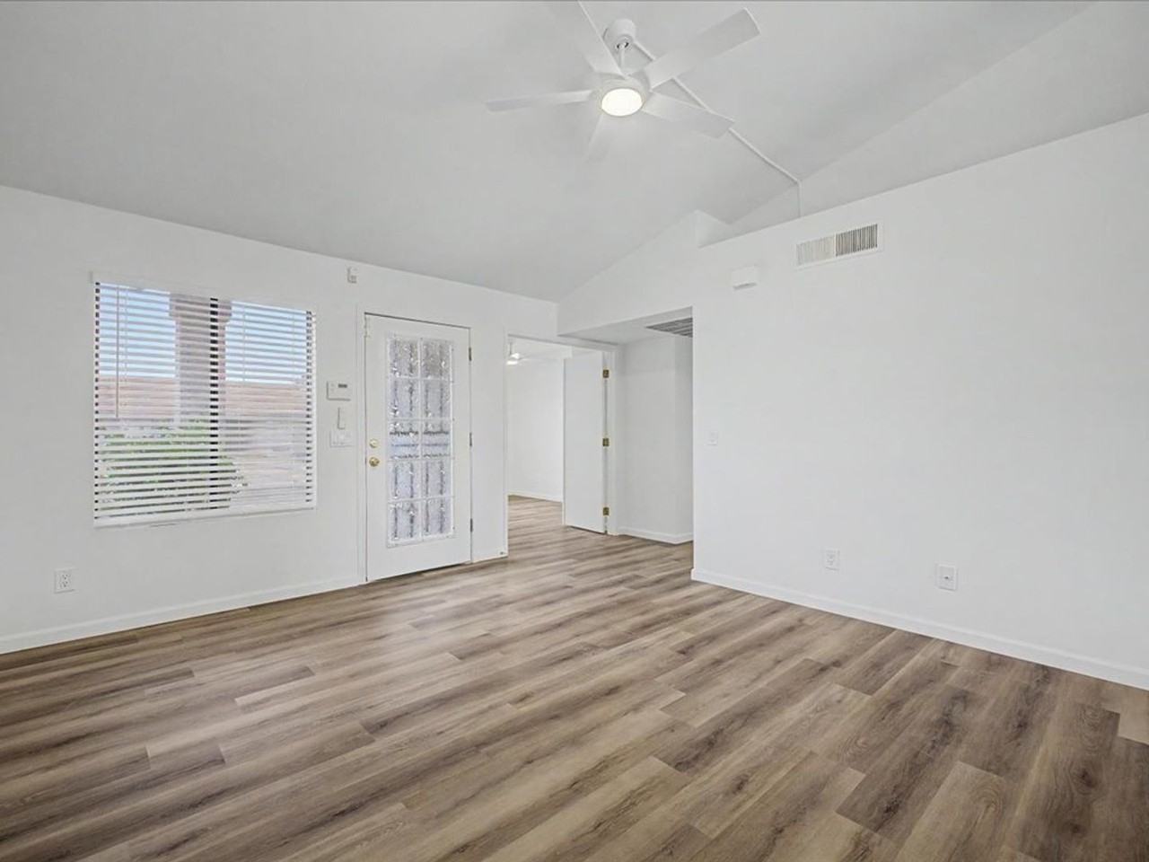 10055 E Desert Aire Dr - Photo 4 of 22