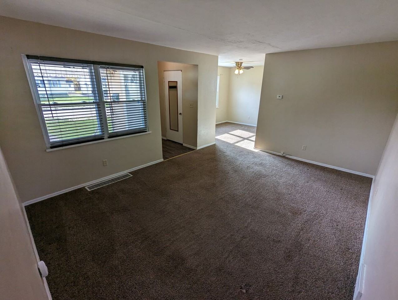 1712 W 12th St - Photo 3 of 15