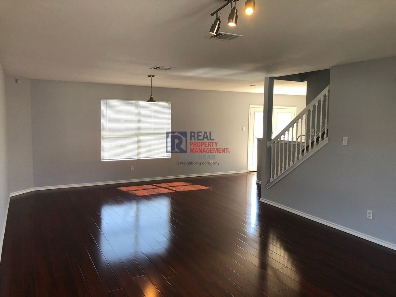 313 Dakota Ridge Dr - Photo 3 of 18