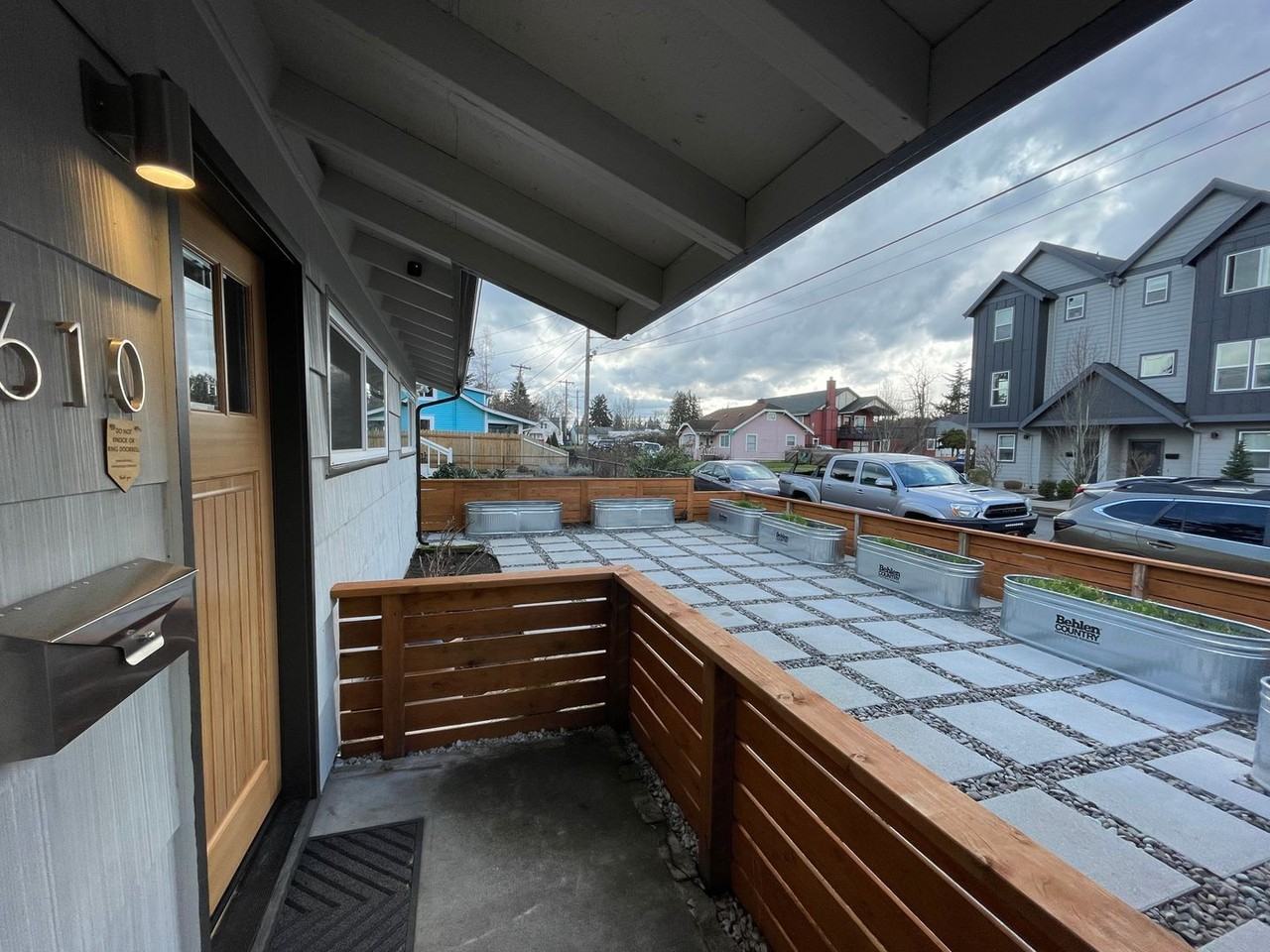 610 Ne 92nd Ave - Photo 2 of 33