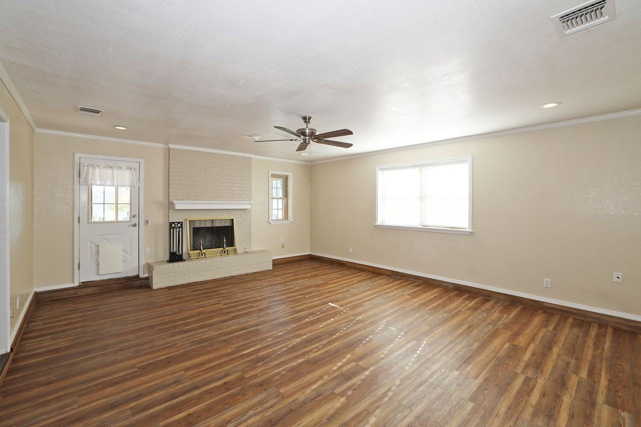 2905 Salem Dr - Photo 5 of 30