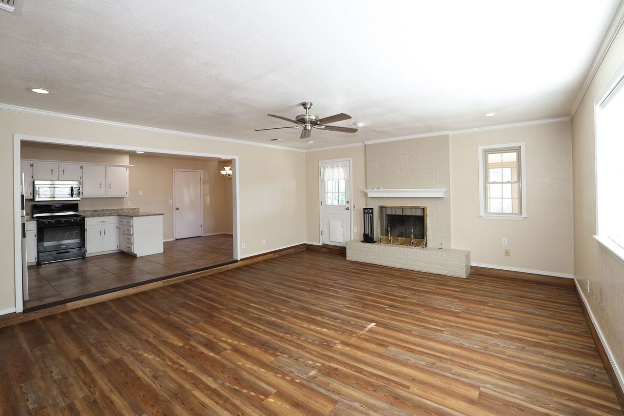 2905 Salem Dr - Photo 6 of 30