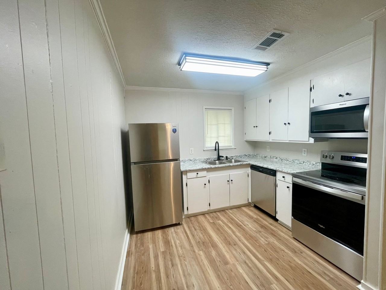 219 Harrell St #3 - Photo 6 of 10