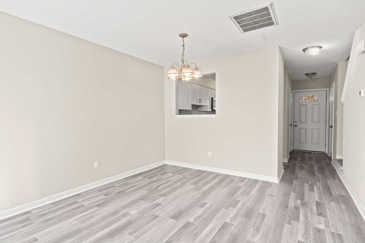 1507 Clermont Rd - Photo 7 of 24