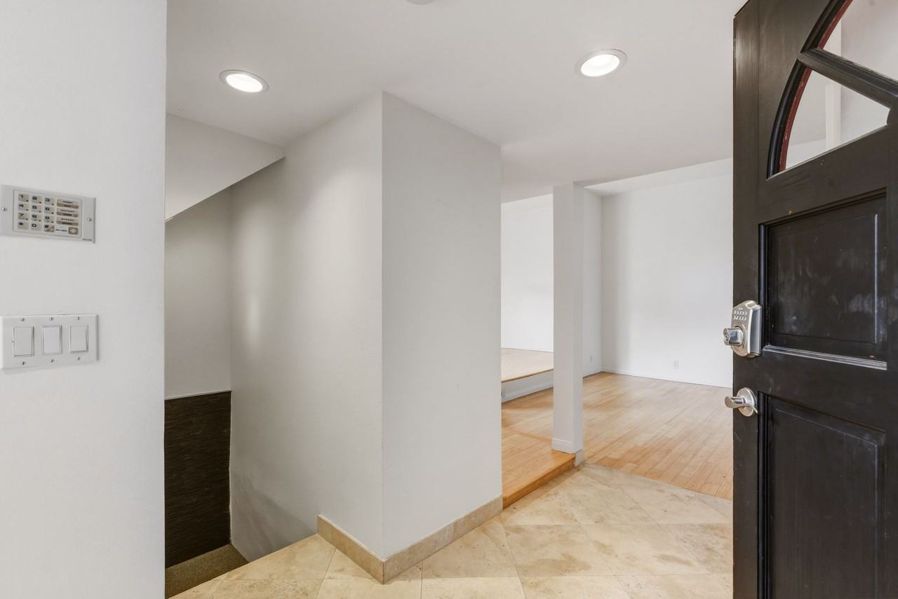 832 15th St - Photo 2 of 50