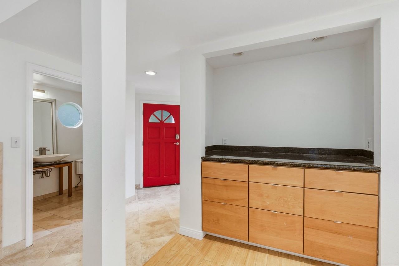 832 15th St - Photo 6 of 50
