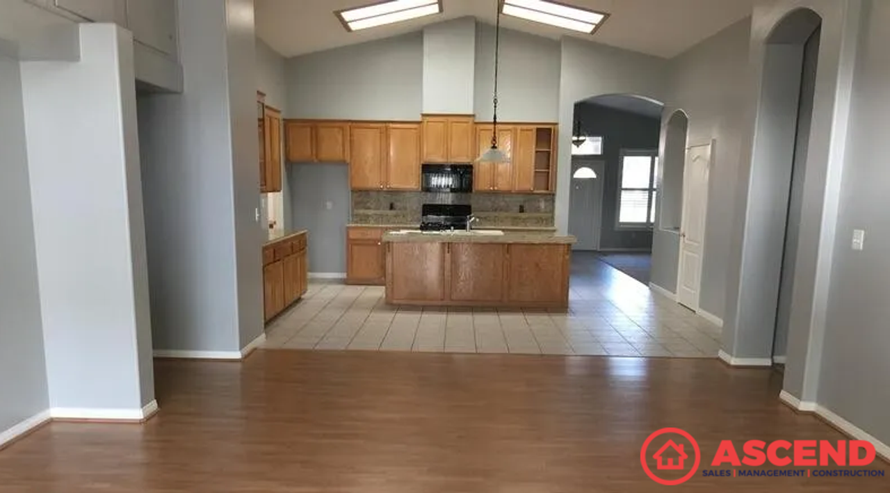 11815 Leigh River St - Photo 4 of 12