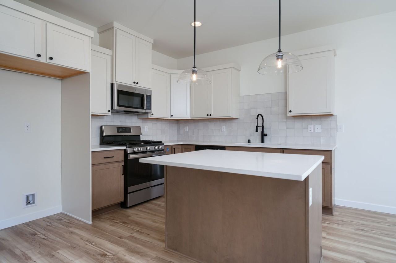 649B Bucko Ave - Photo 6 of 32