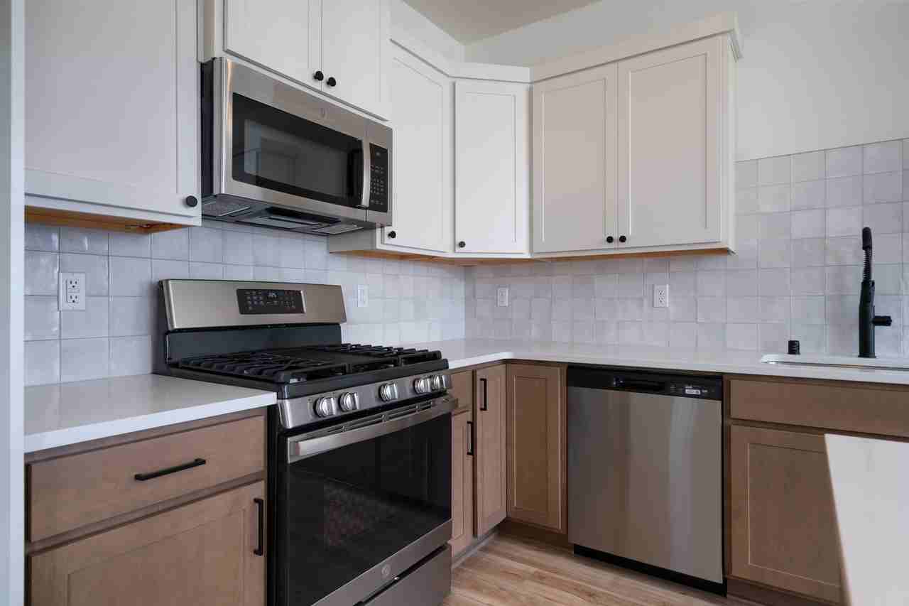 649B Bucko Ave - Photo 7 of 32
