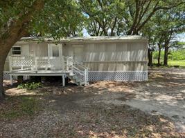 featured image of 12321 Lloyd Rd Lot 8