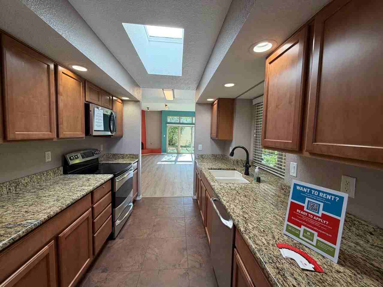 7924 Woodridge Dr Ne - Photo 7 of 34