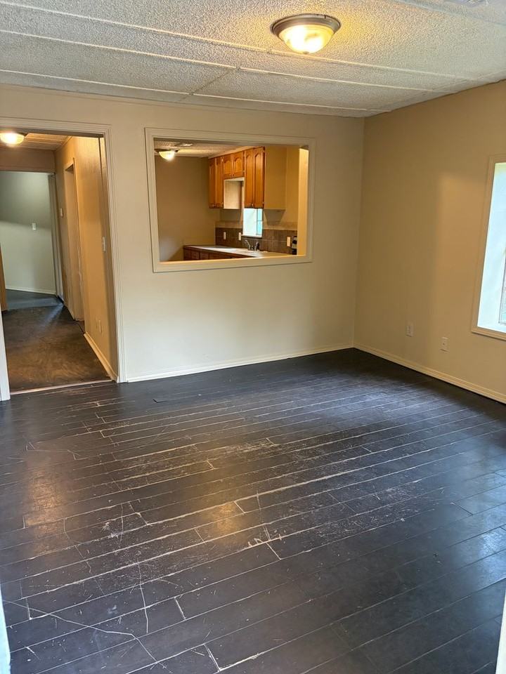 820 N 27th St - Photo 3 of 18