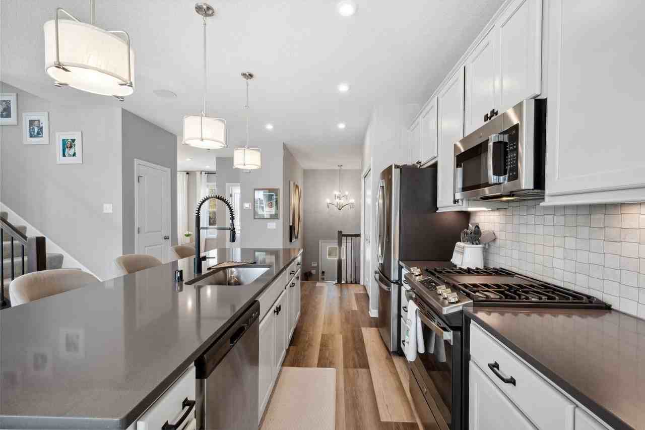 13685 Marsh View Trl - Photo 3 of 36