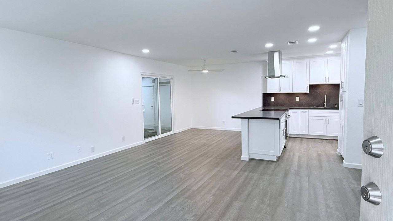 481 Carillo Ct - Photo 4 of 31