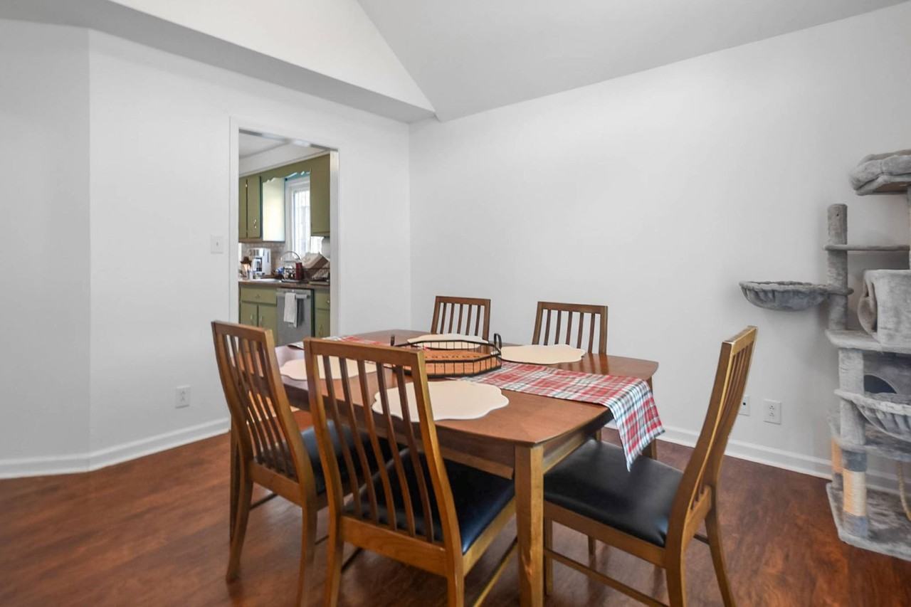 506 Brentwood Cir - Photo 6 of 20