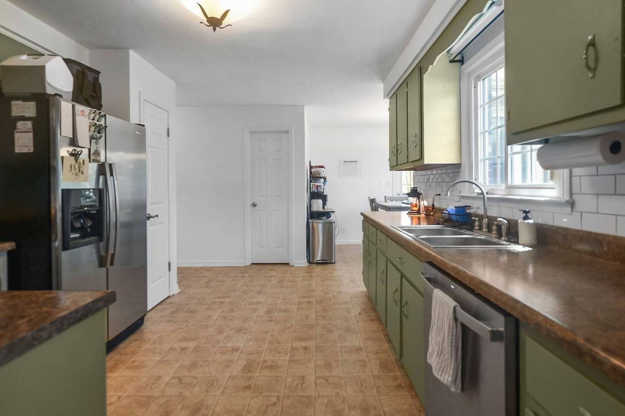 506 Brentwood Cir - Photo 7 of 20