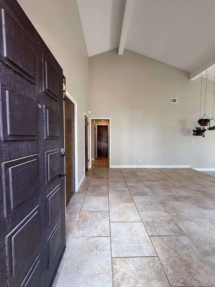 4579 Foxenwood Ln - Photo 5 of 37