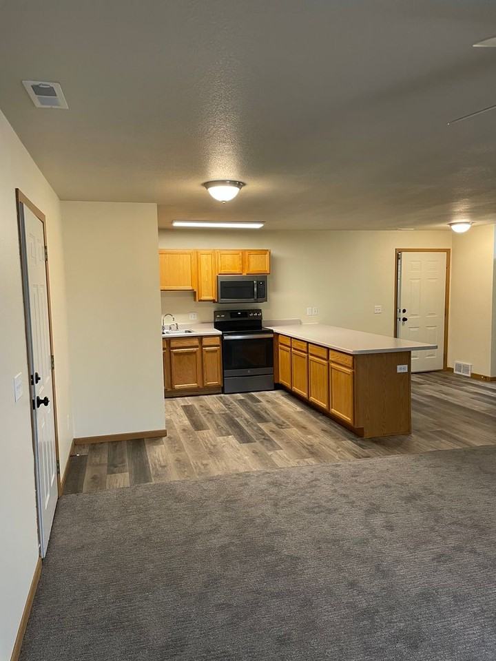 1424 E Redwood Blvd - Photo 6 of 22