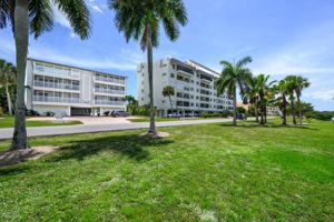 featured image of 1477 Park Beach Cir #33