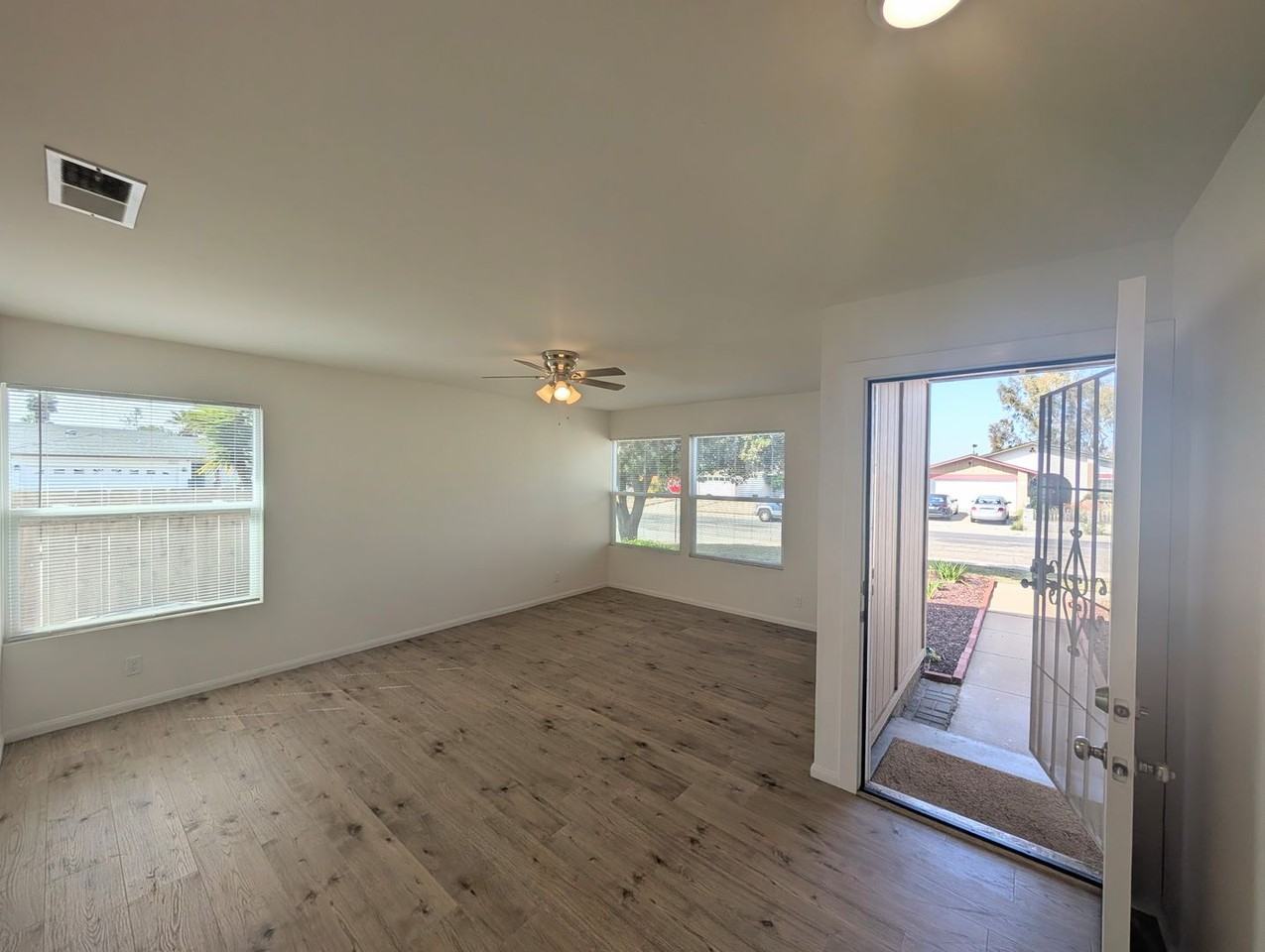 1252 Conway Dr - Photo 6 of 20