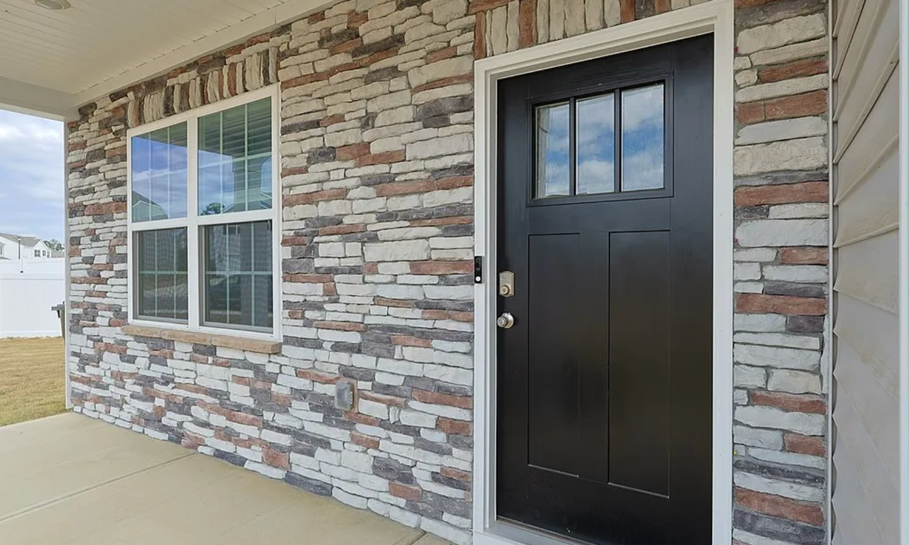 2129 Clydesmill Rd - Photo 3 of 25