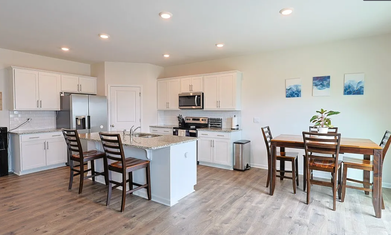 2129 Clydesmill Rd - Photo 6 of 25