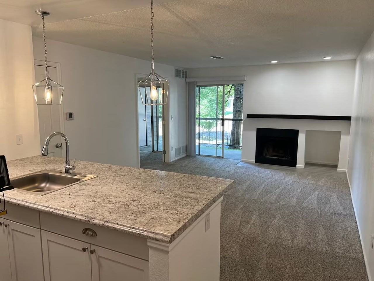 2575 S Syracuse Way - Photo 2 of 10
