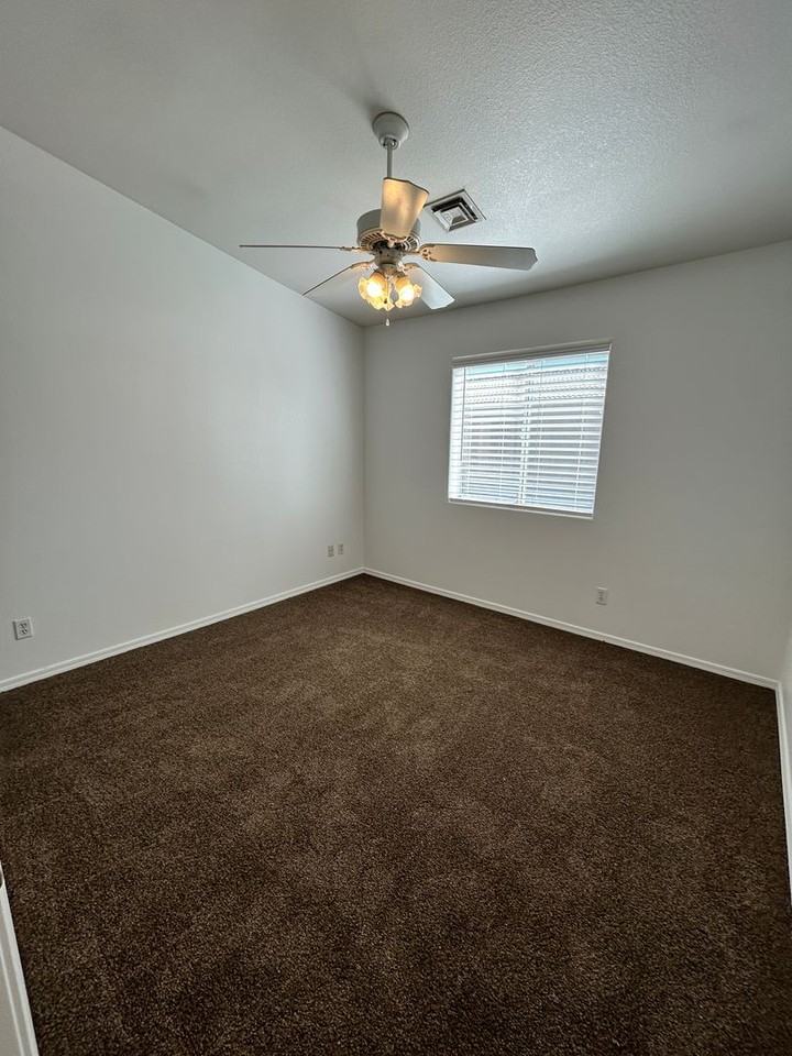 1767 Magnolia Dr - Photo 5 of 10