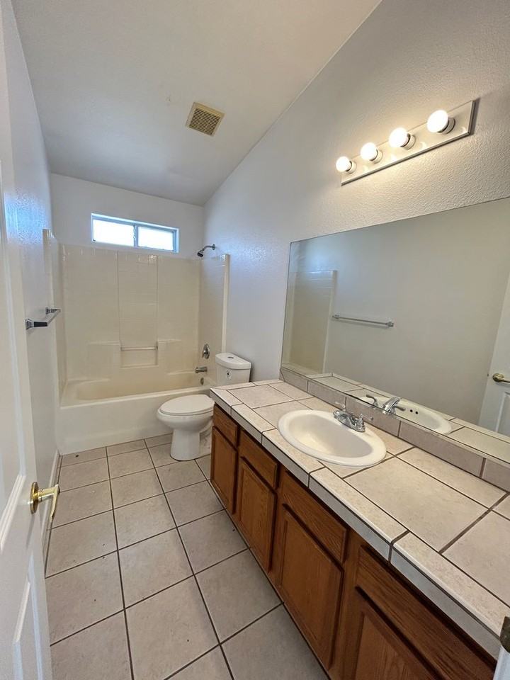 1767 Magnolia Dr - Photo 7 of 10