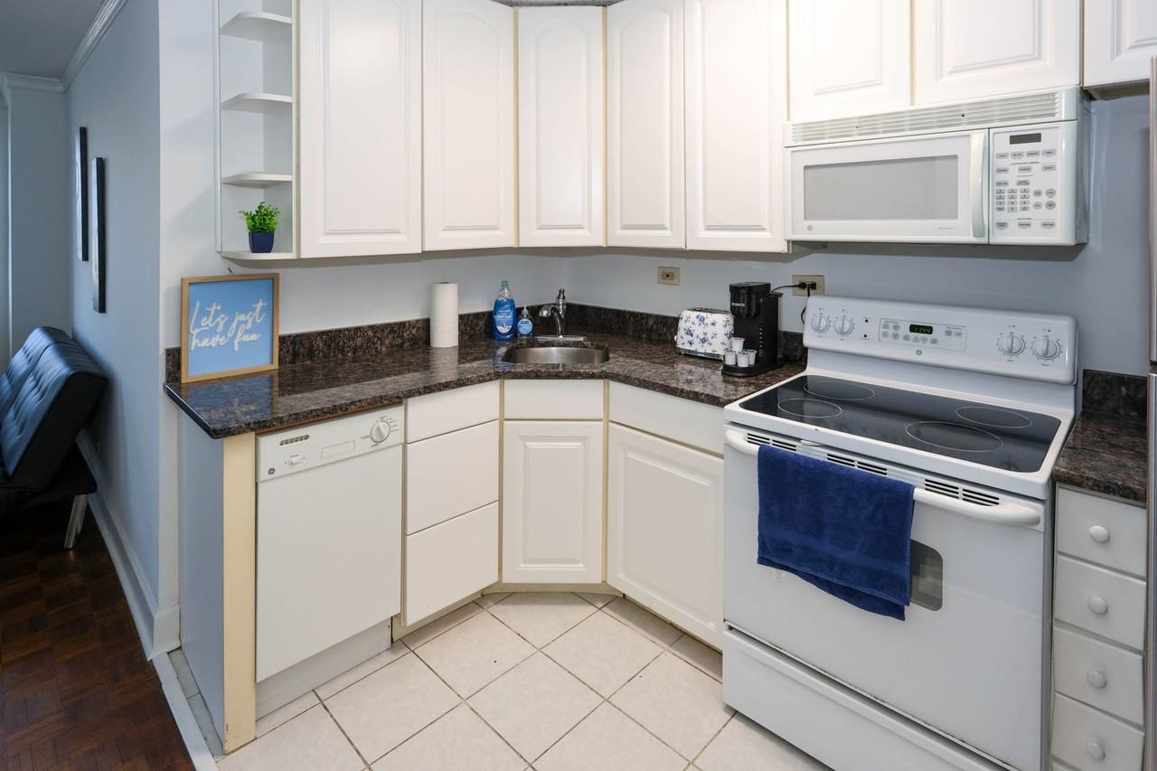 300 Peachtree St Ne #23C - Photo 2 of 34