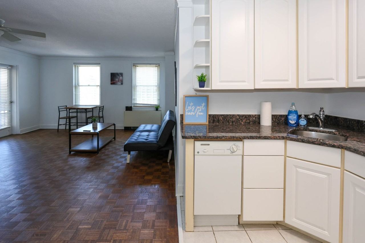 300 Peachtree St Ne #23C - Photo 3 of 34