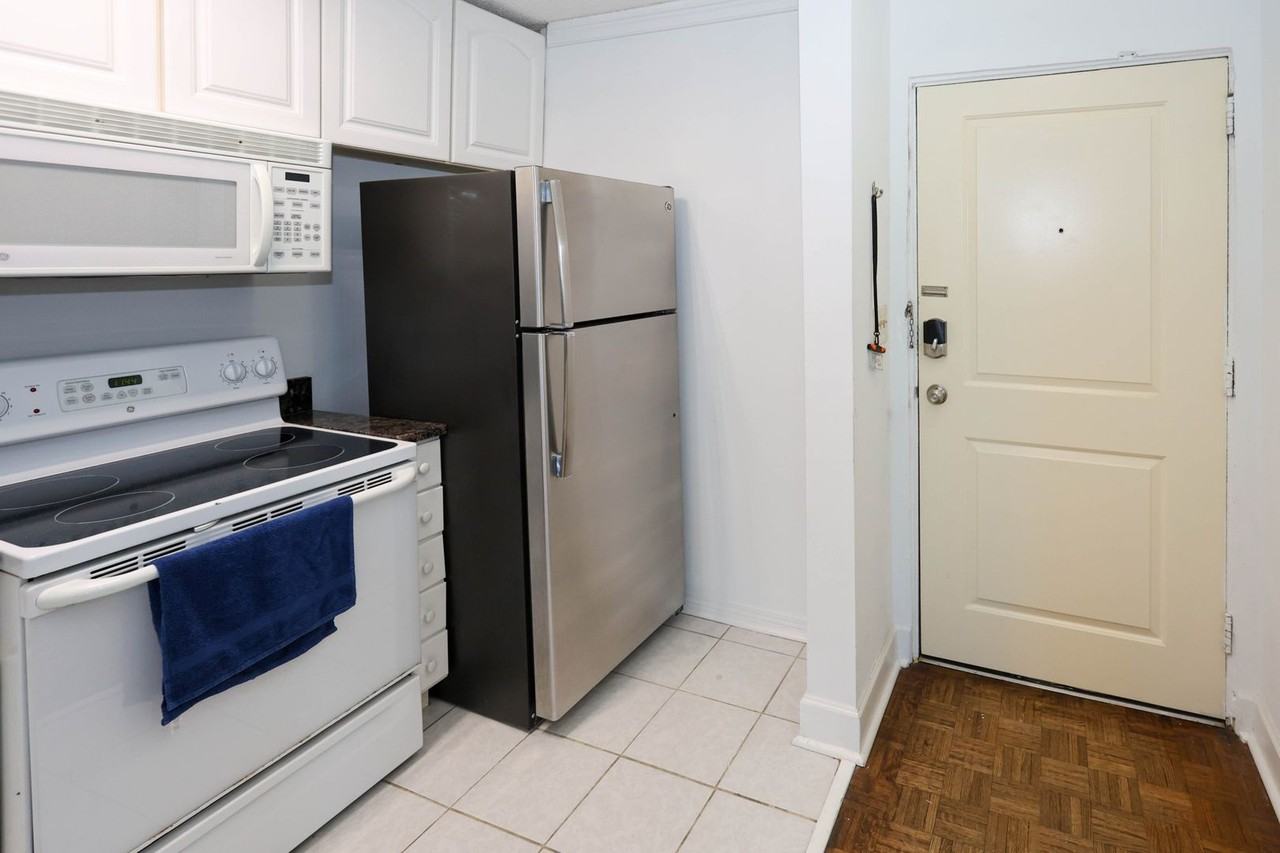 300 Peachtree St Ne #23C - Photo 5 of 34