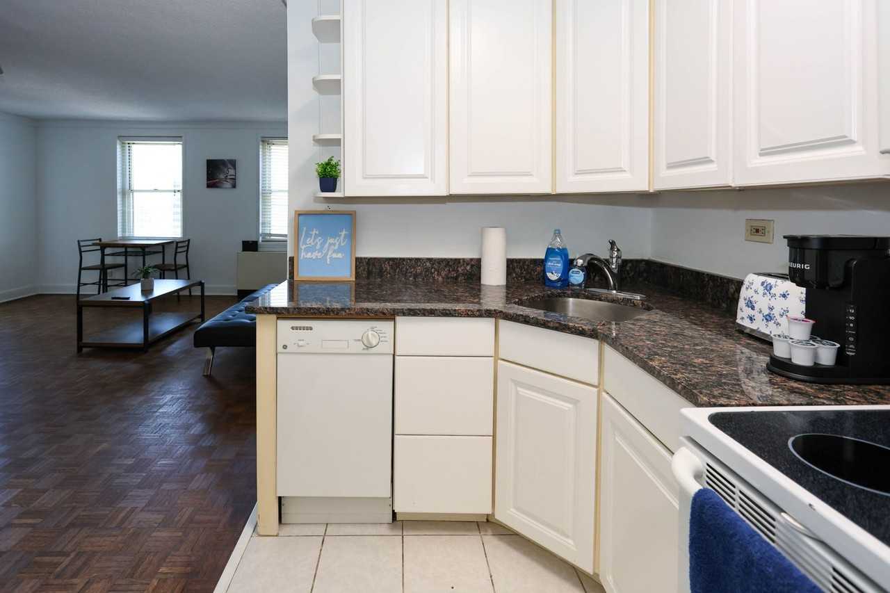 300 Peachtree St Ne #23C - Photo 6 of 34