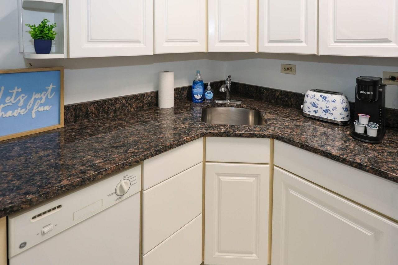 300 Peachtree St Ne #23C - Photo 7 of 34