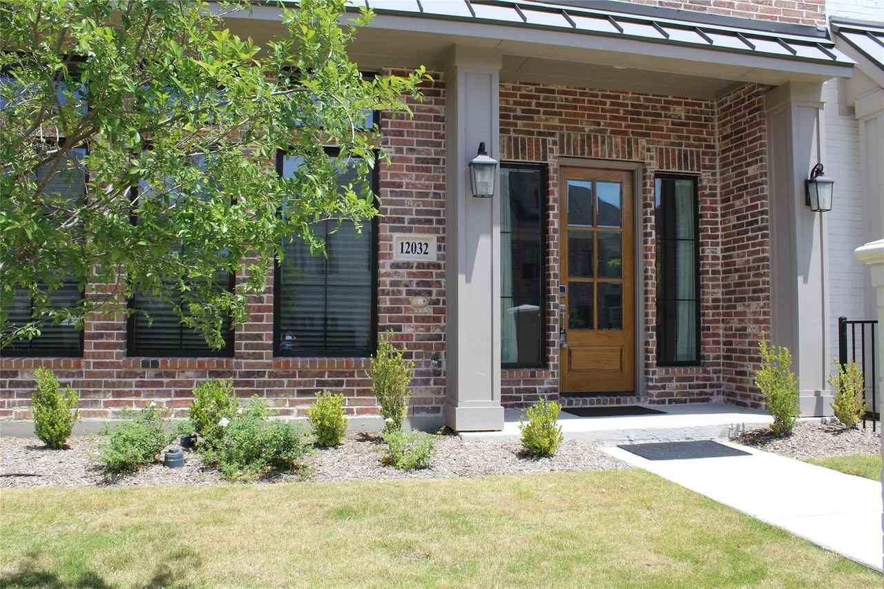12032 Dahlia Bay Dr - Photo 3 of 20