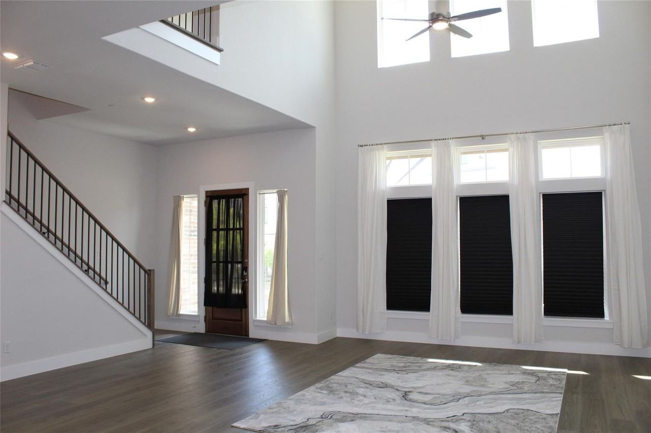 12032 Dahlia Bay Dr - Photo 5 of 20