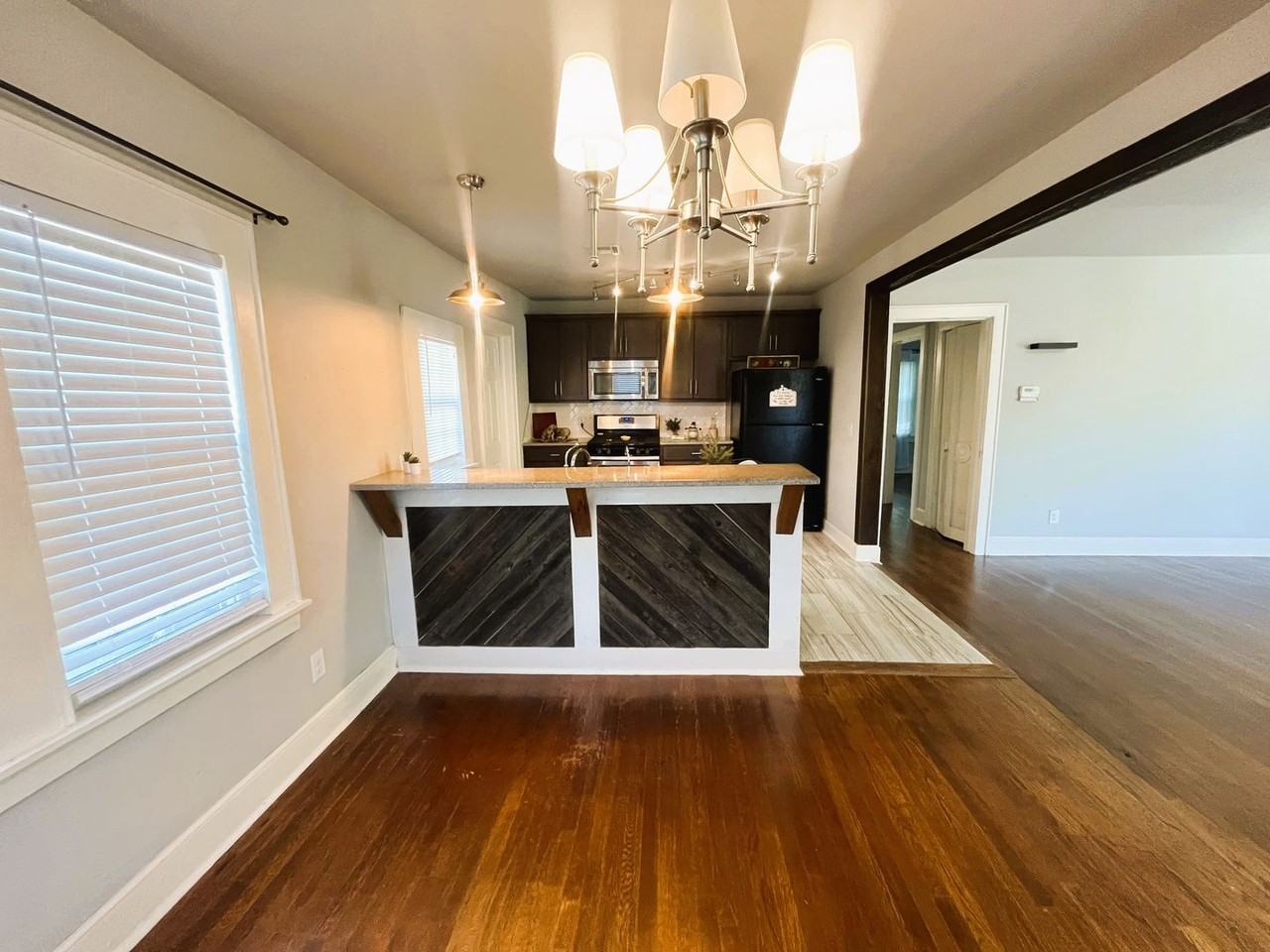 2748 Nw 22nd St - Photo 5 of 19