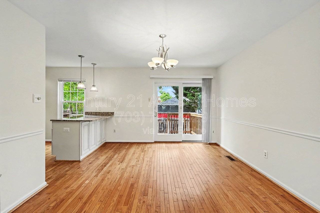 5508 Maplefield Pl - Photo 3 of 37