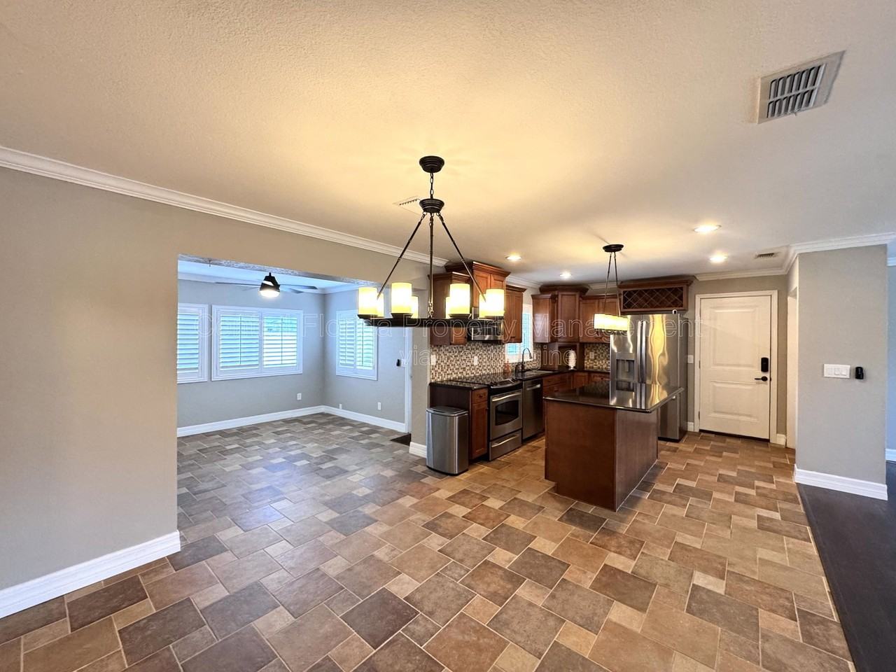 3465 Balsam Dr - Photo 5 of 24