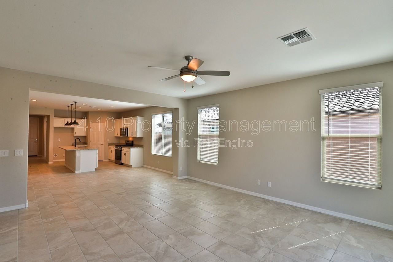 19839 W Annika Dr - Photo 4 of 26
