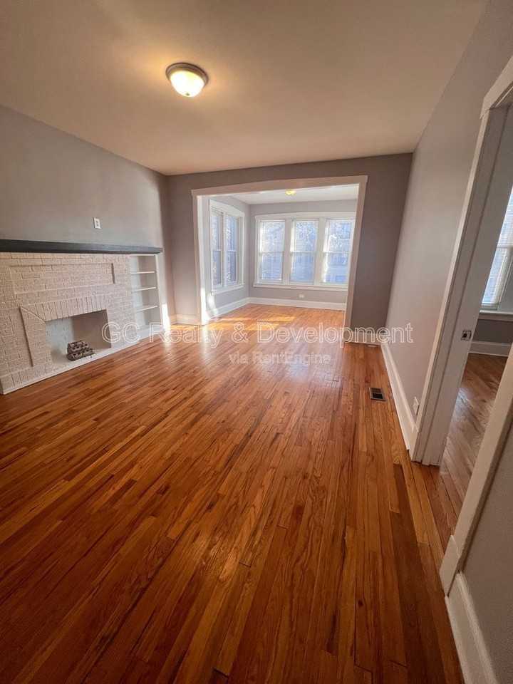 4820 N Springfield Ave #2 - Photo 2 of 31