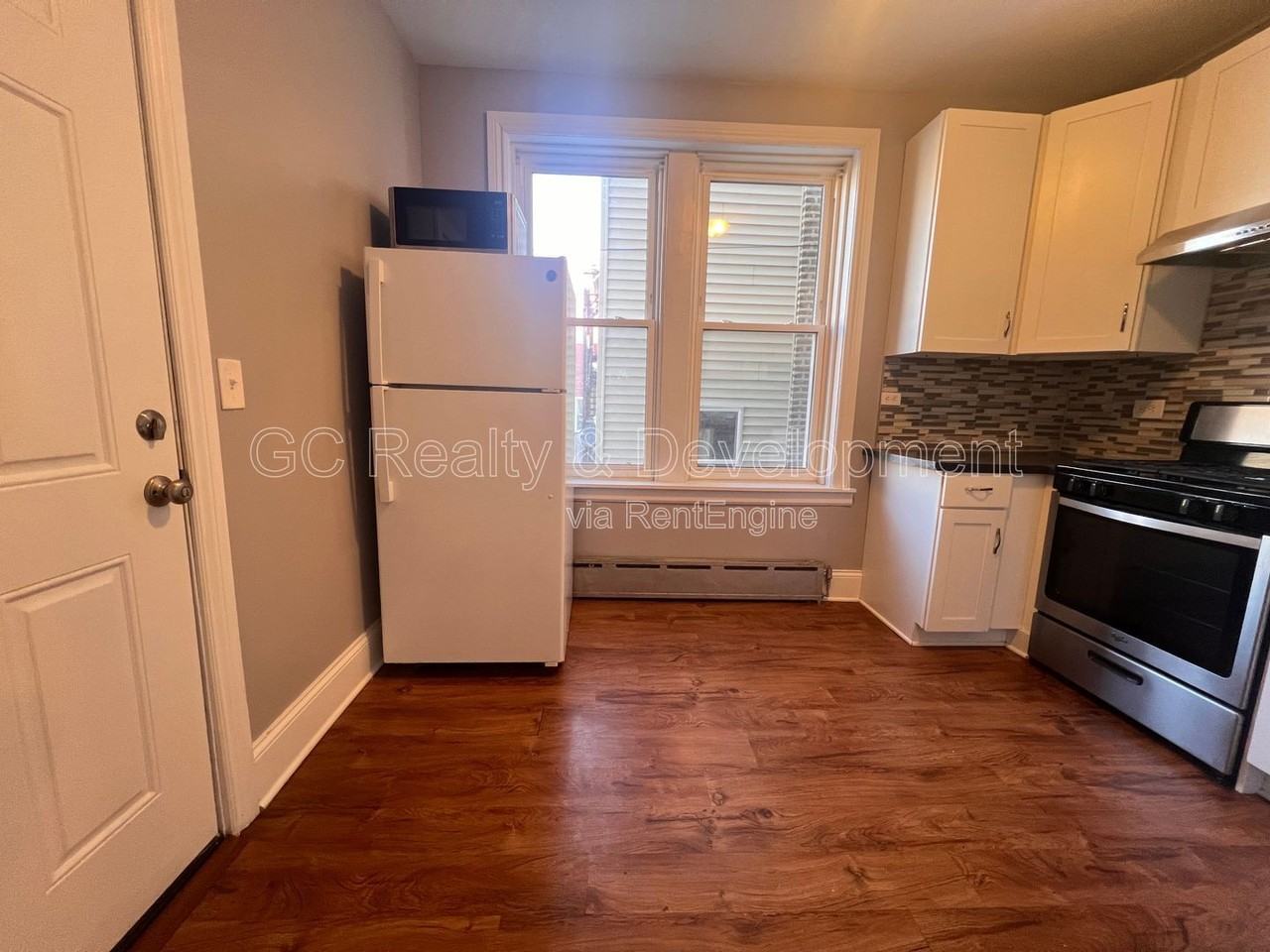 4820 N Springfield Ave #2 - Photo 3 of 31
