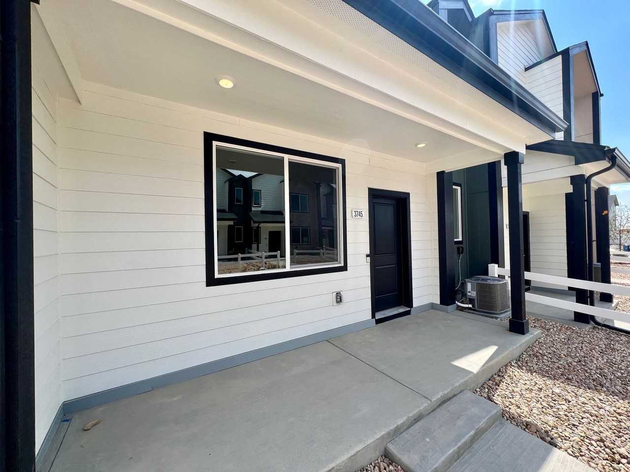 3909 Crater St - Photo 7 of 34